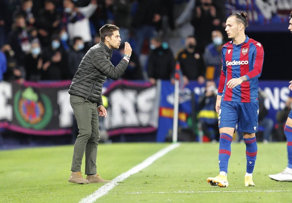  巴西天才维尼修斯西甲持续爆发