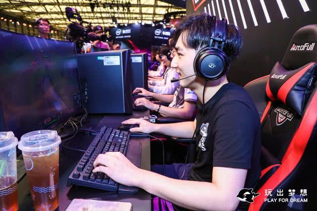  云顶之弈全球总决赛打响，战术创新决定胜负天平  