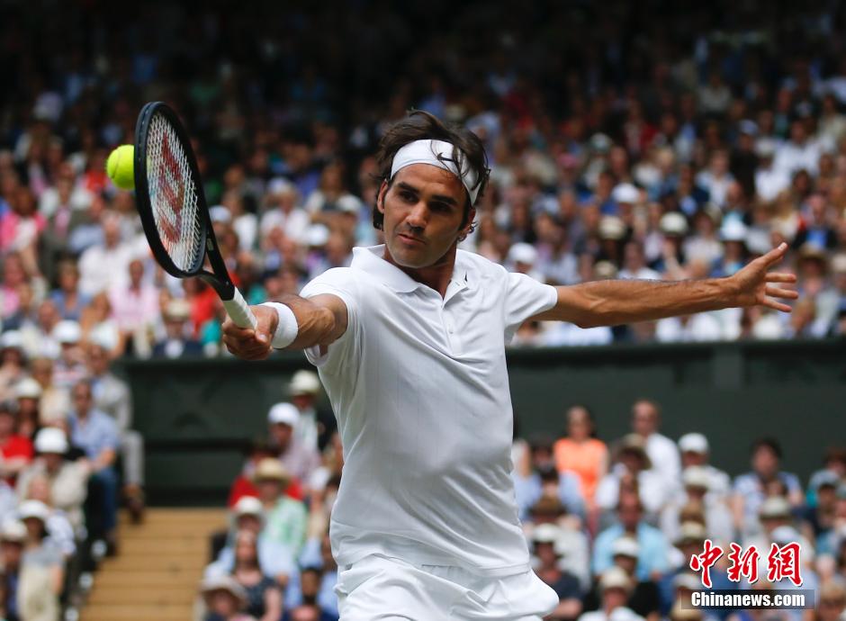  温网决赛巅峰对决，阿尔卡拉斯险胜夺冠