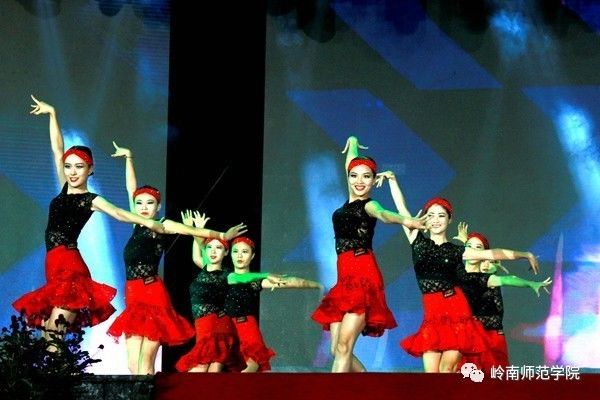 电竞纪录片火热播出,幕后故事感动万千观众