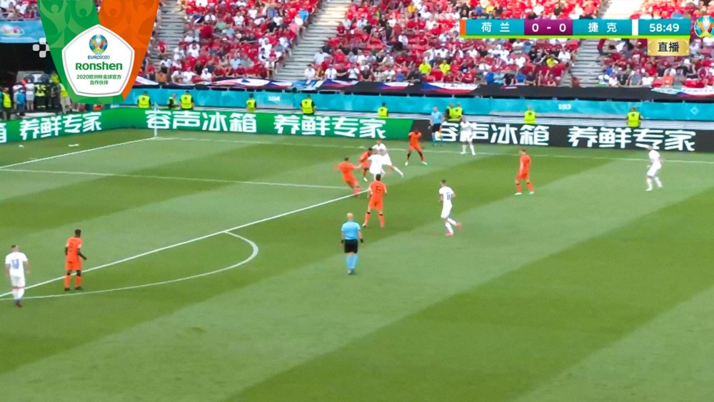  欧冠淘汰赛激情碰撞，顶级球星闪耀赛场