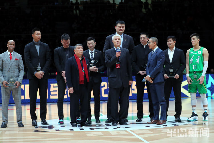  全明星周末欢乐多，技巧挑战展现球星风采