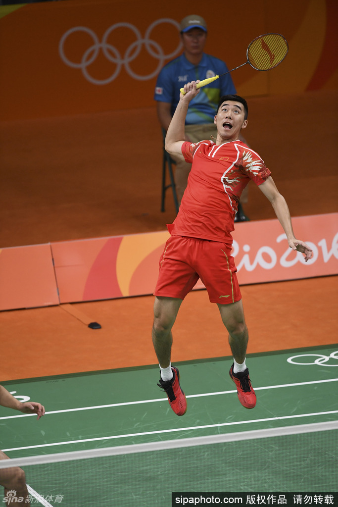  张帅双打搭档换新面孔，默契配合闯入法网八强  